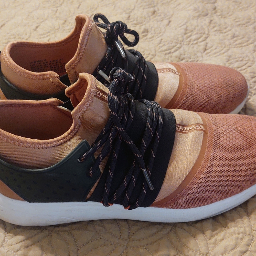 Fabletics Sneakers